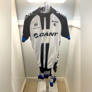 Giant Cyclist kit bib and jacket